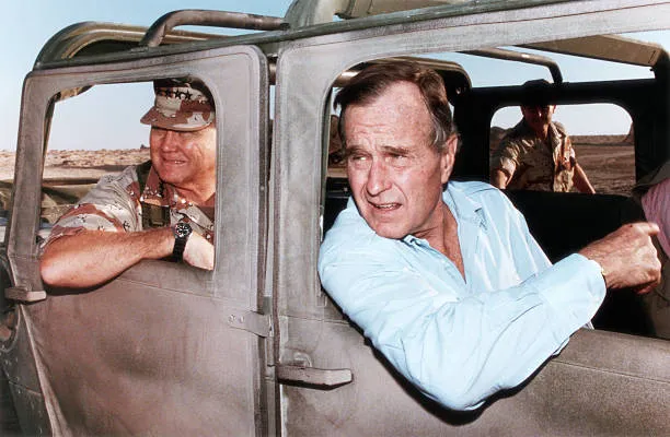 Bush and Schwarzkopf in Desert Storm
